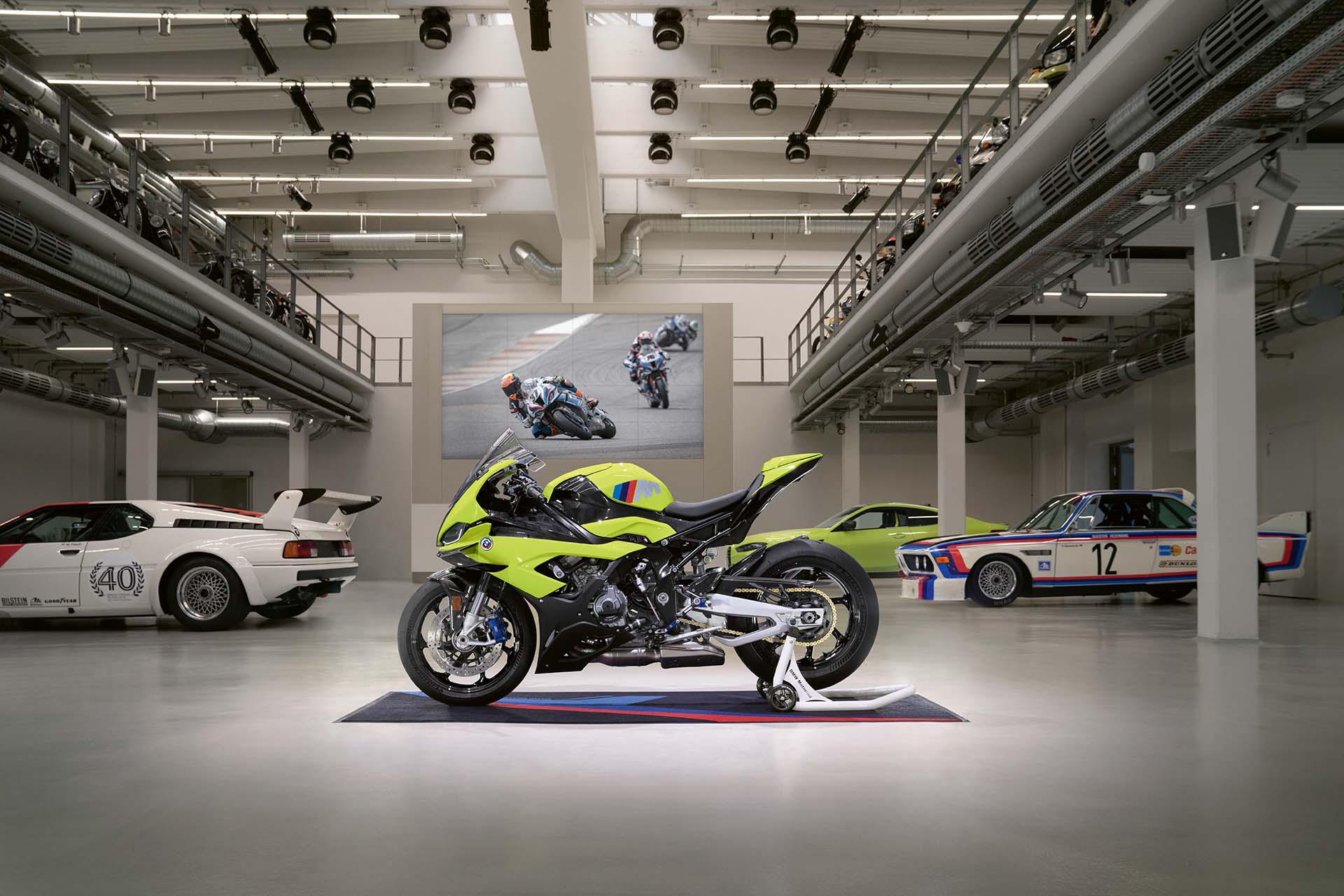 地表最強「二輪 M Power」！BMW Motorrad 發布 M 1000 RR 50 Year M 紀念車款