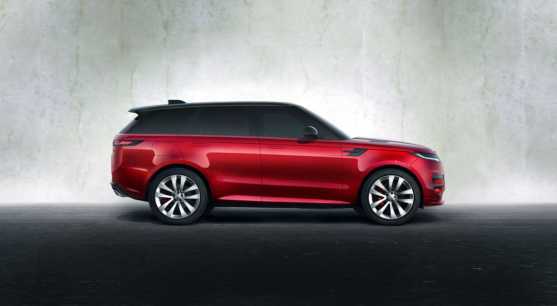還有純電版本？！Land Rover 推出新一代 Range Rover Sport 車款！