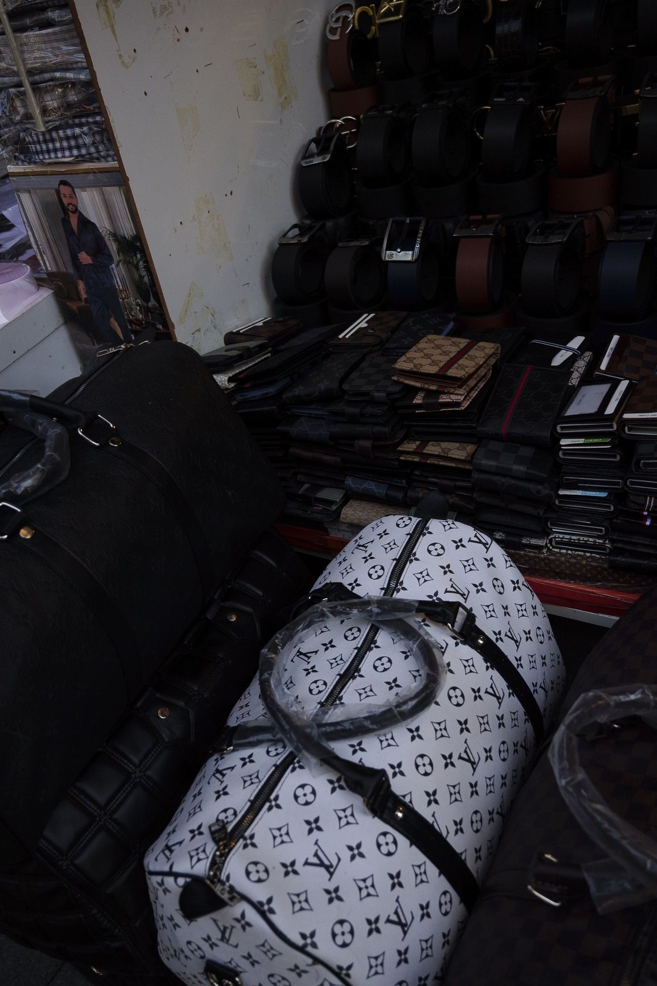 若你能不花大錢買像真鞋的假貨，還會想用炒價買鞋嗎？