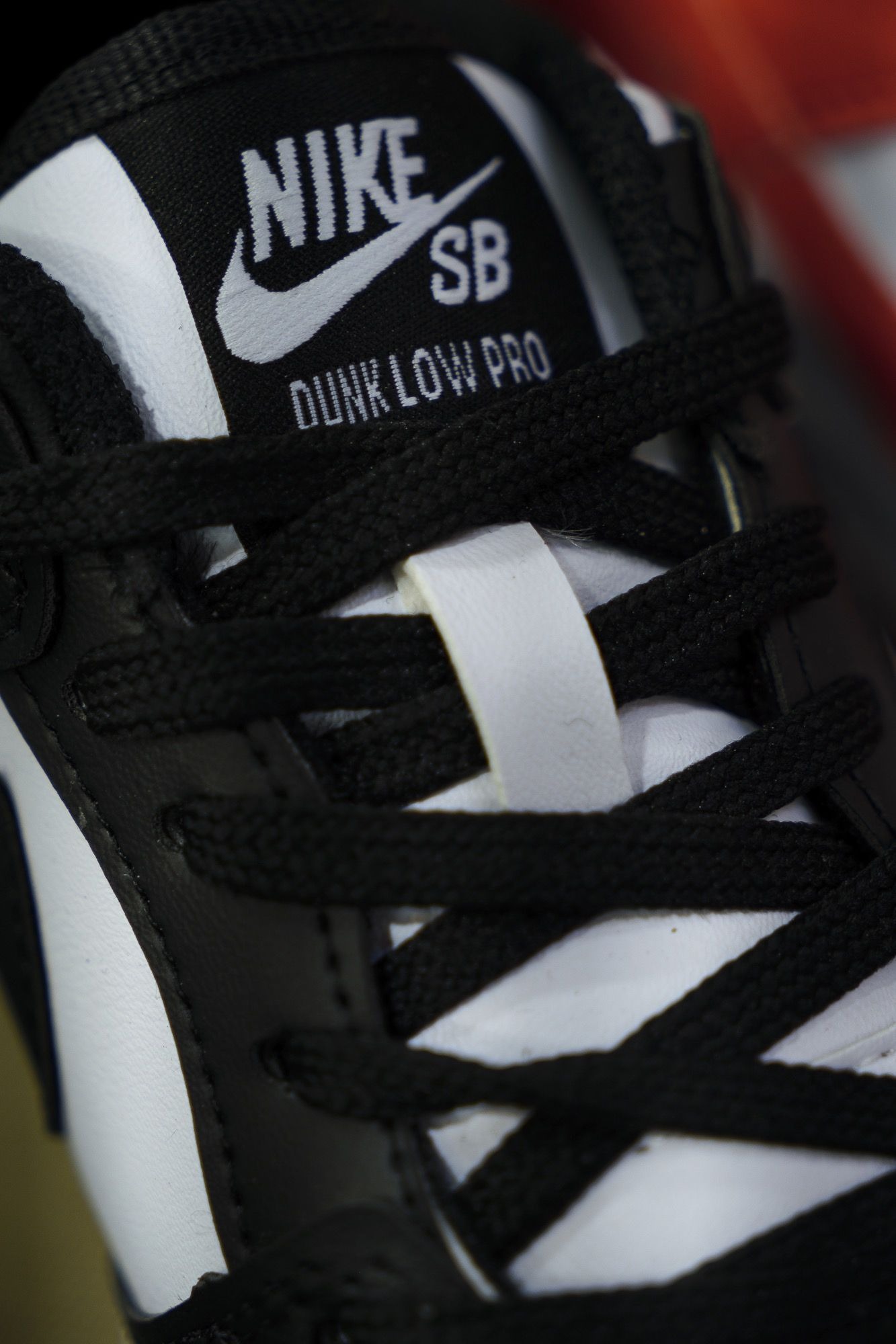 若你能不花大錢買像真鞋的假貨，還會想用炒價買鞋嗎？