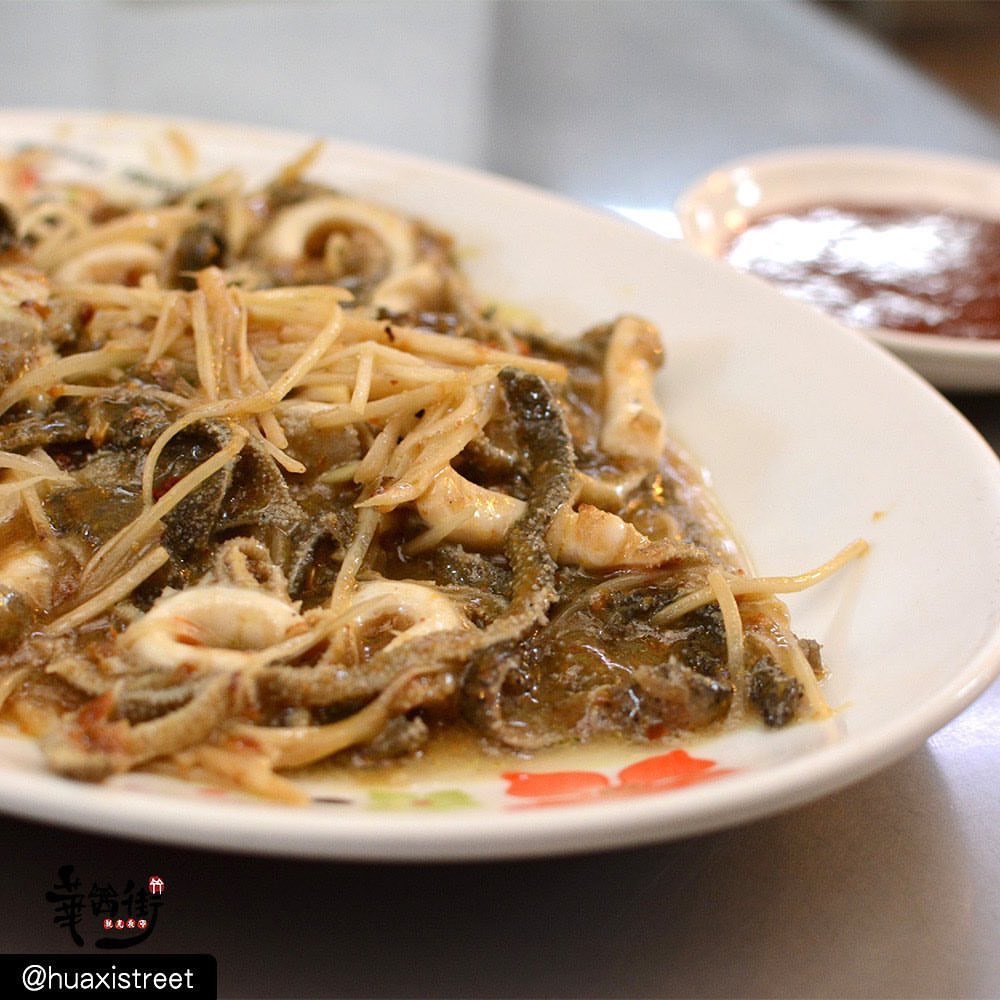 米其林推薦小吃！古早味天堂「華西街觀光夜市」：限量菊花肉麵、黑金滷肉飯、生炒溫體牛肉