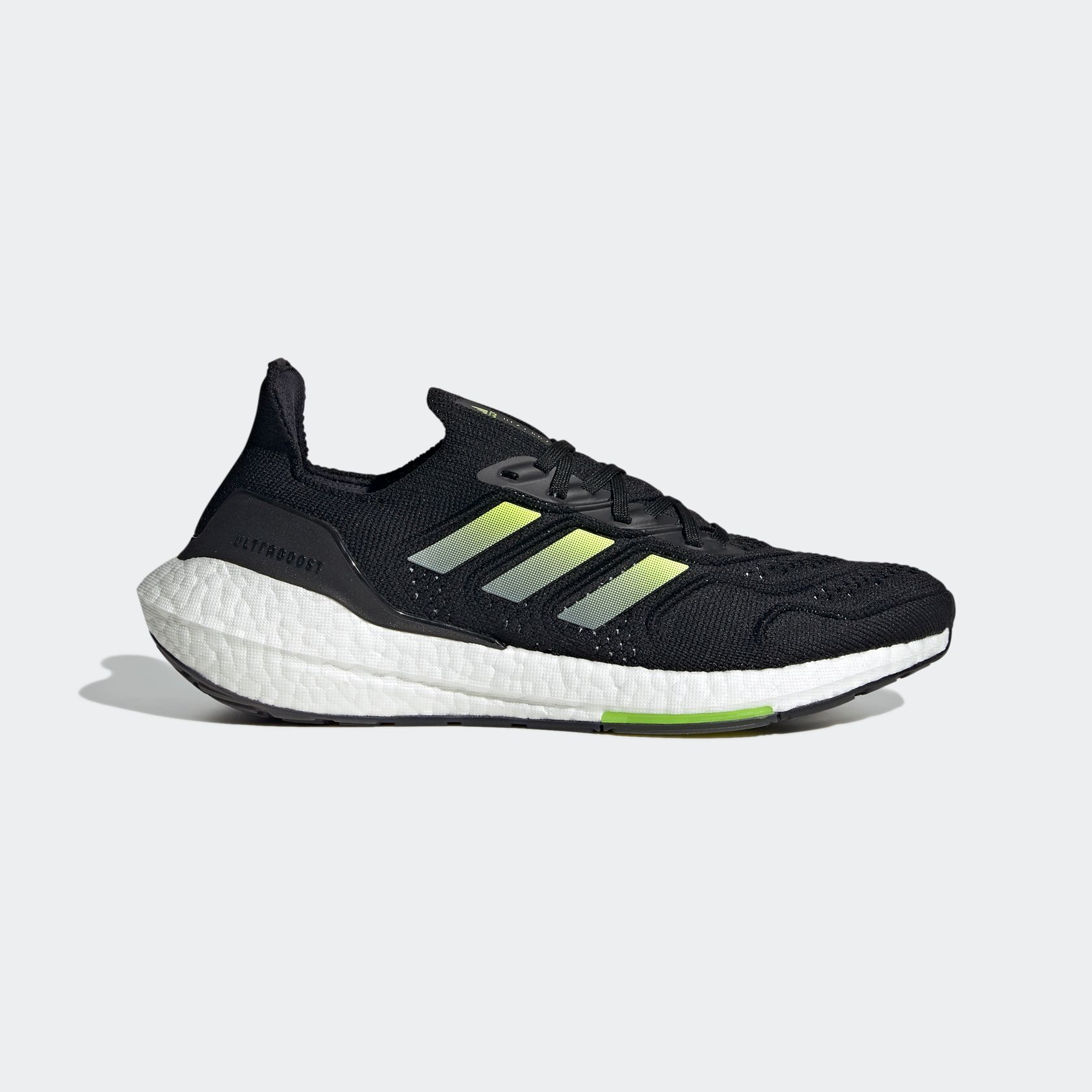 UltraBOOST 全面涼感升級！「愛的達」坤達搶先詮釋 adidas HEAT.RDY 夏季系列，炎熱天氣依然帥翻天！