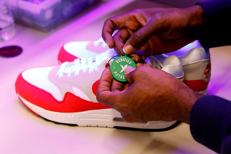 若你能不花大錢買像真鞋的假貨，還會想用炒價買鞋嗎？