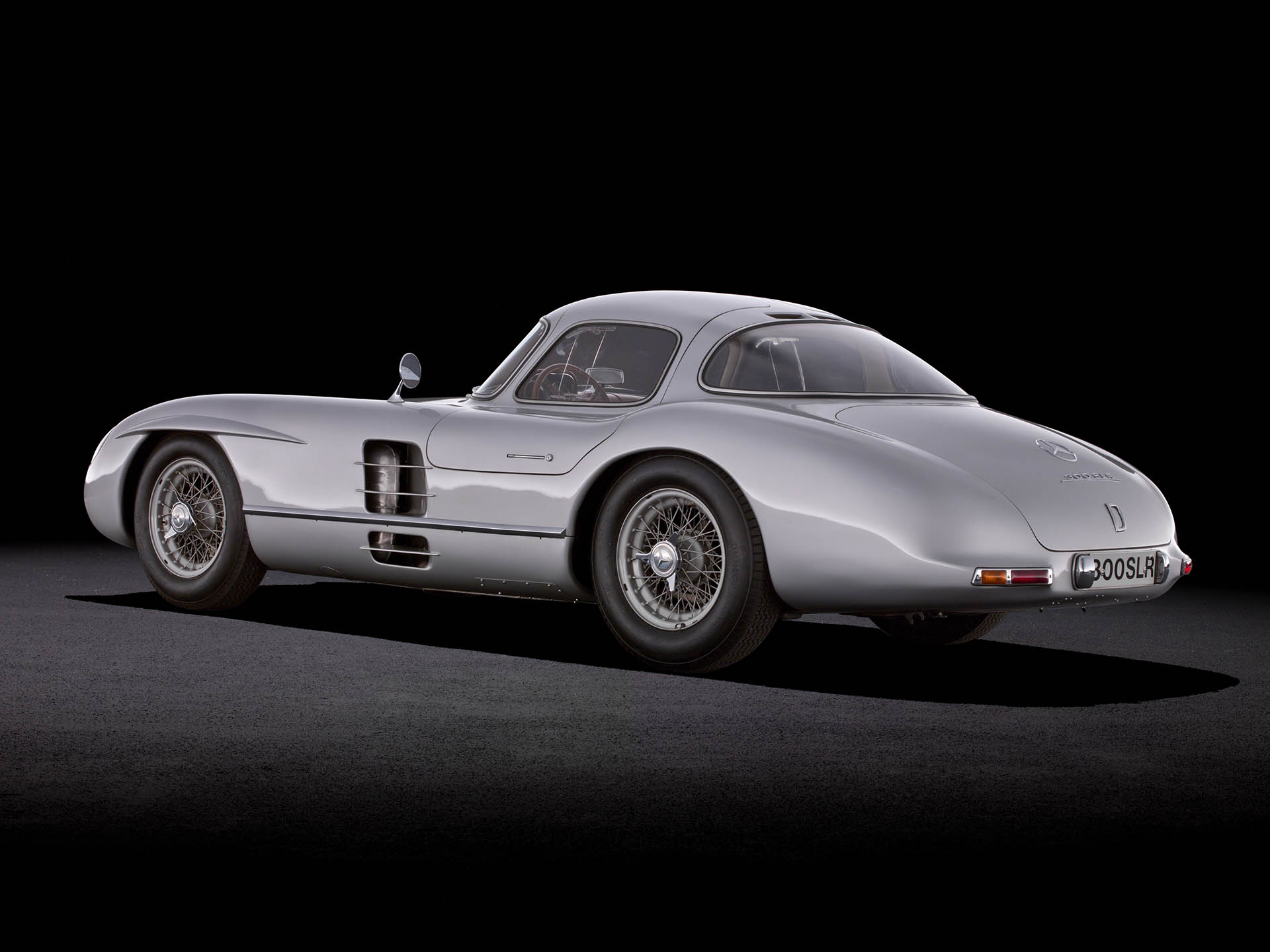陶朱隱園兩戶有找？Mercedea-Benz 300 SLR “Uhlenhaut Coupe” 成交價竟達 40 億？！