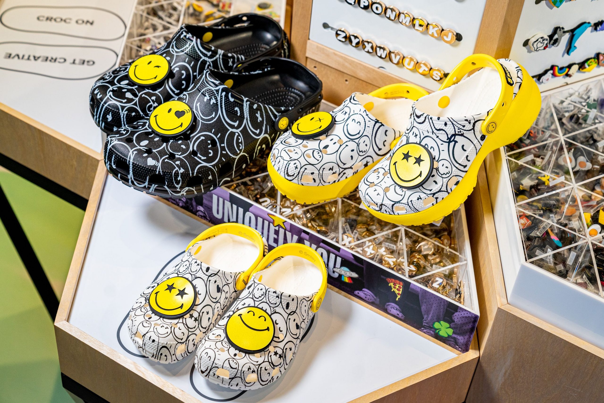 鞋履跨界之王！CROCS 夏漾時尚快閃店空降「新光三越 A11」