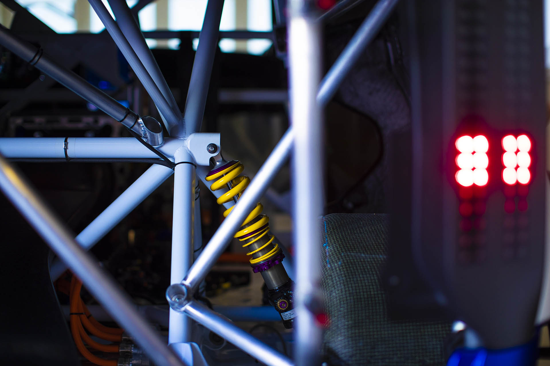 下單即送達？Ford 演示純電 SuperVan 超狂廂型車、坐擁「四位數」超強輸出！