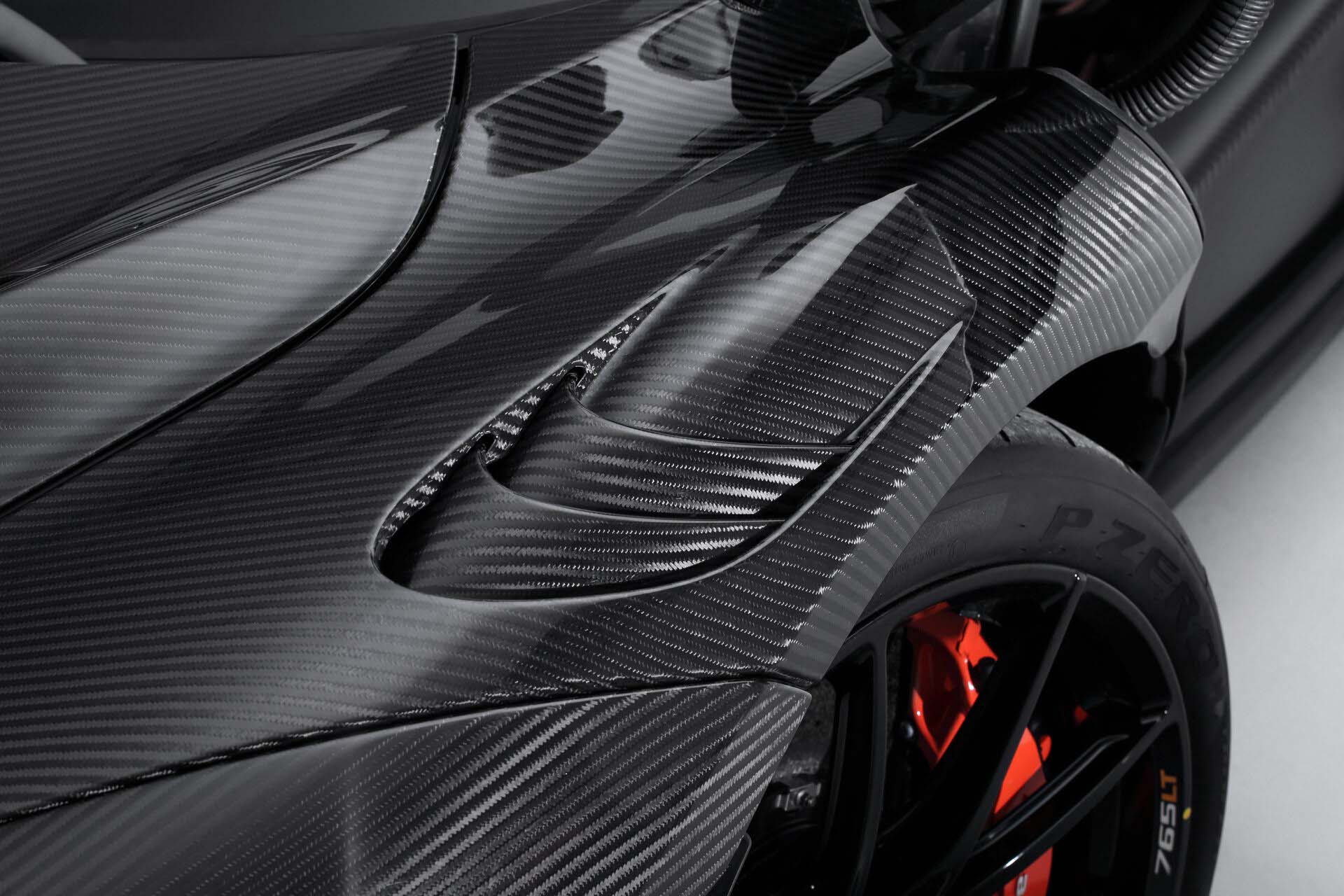 戰鬥民族就是狂！TopCar Design 大改 McLaren 765LT「裸碳」式樣！