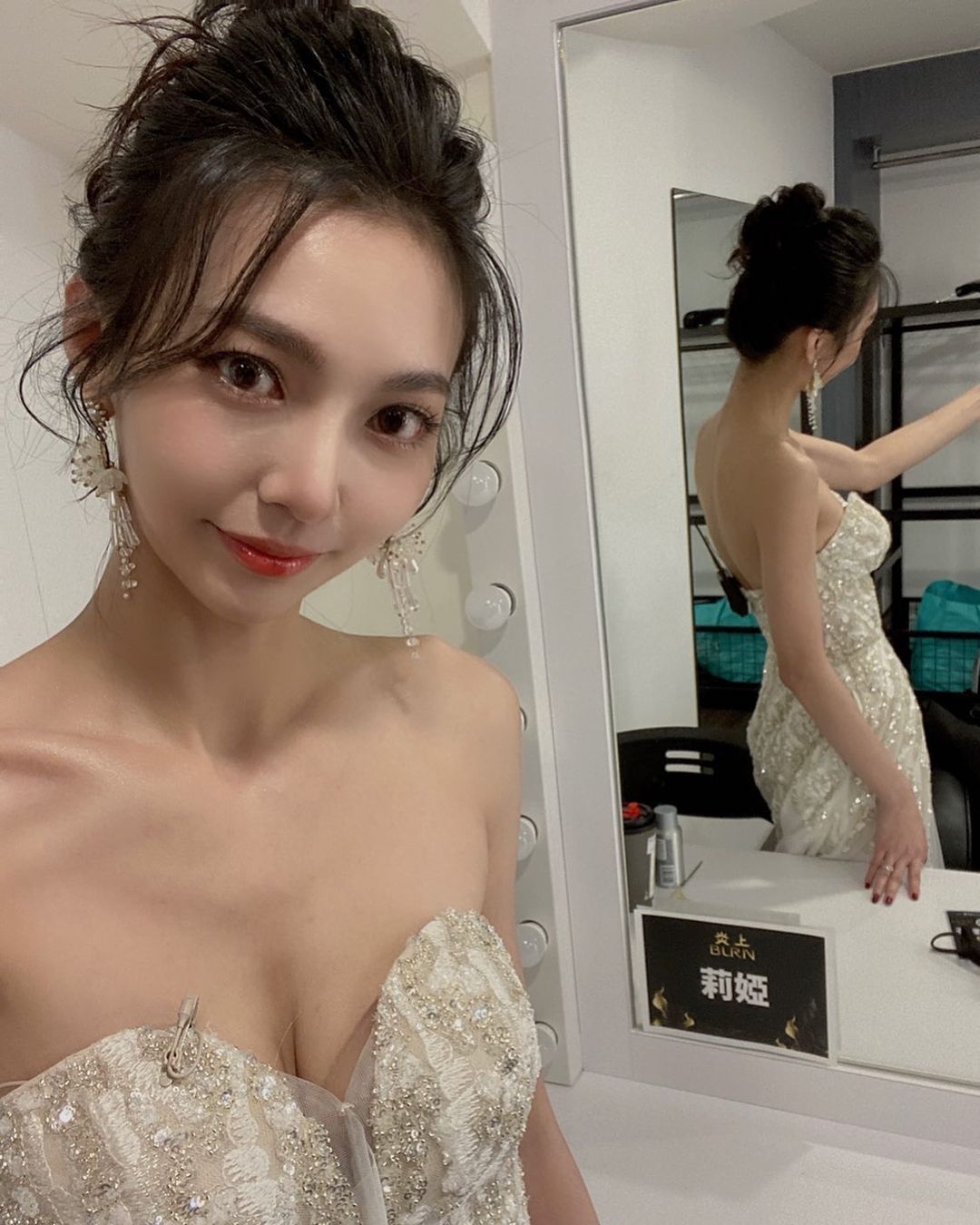 莉婭結婚謝和弦一年喜懷「搖滾寶寶」公開真實孕肚照　纖細四肢引討論