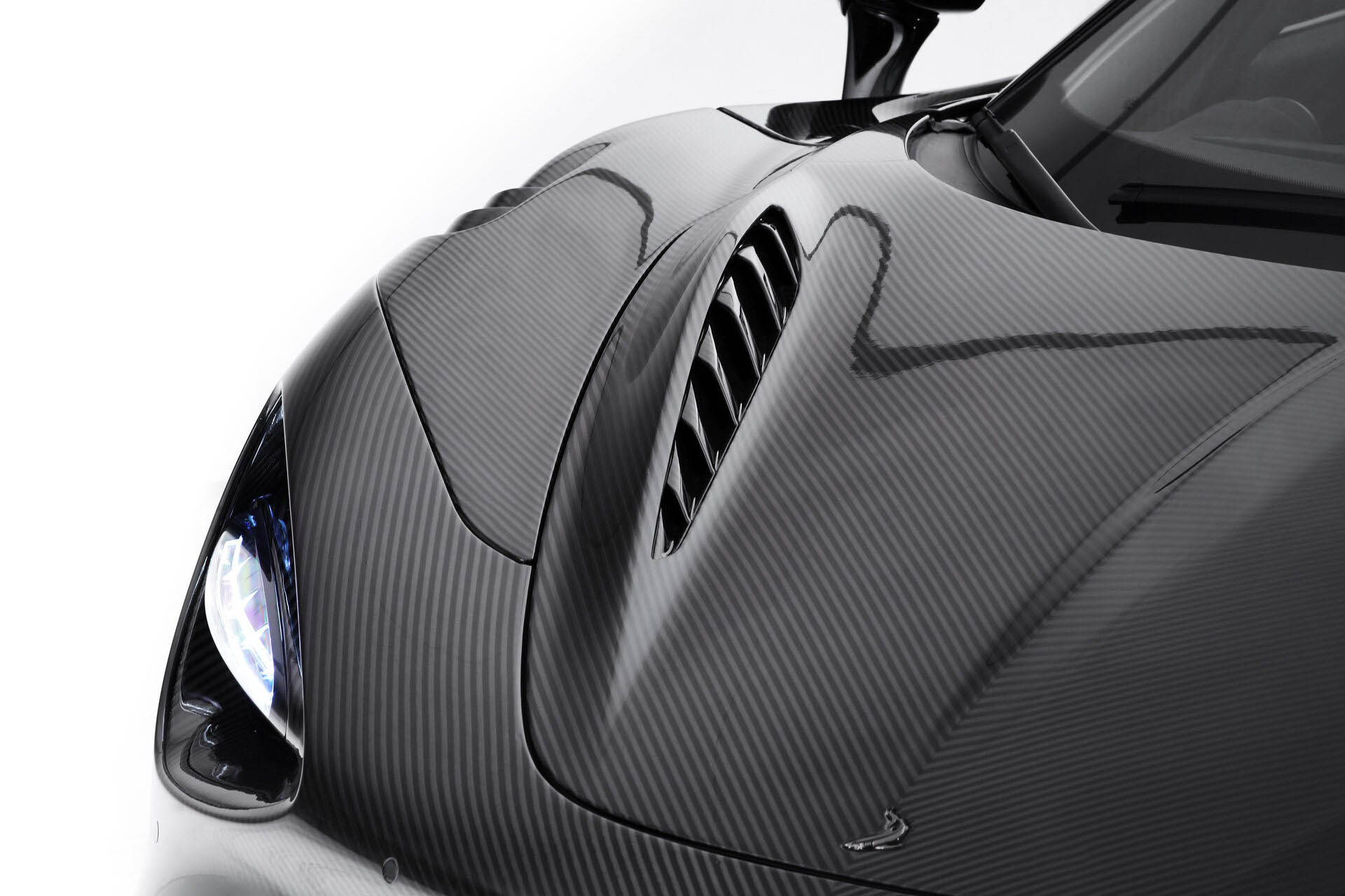 戰鬥民族就是狂！TopCar Design 大改 McLaren 765LT「裸碳」式樣！