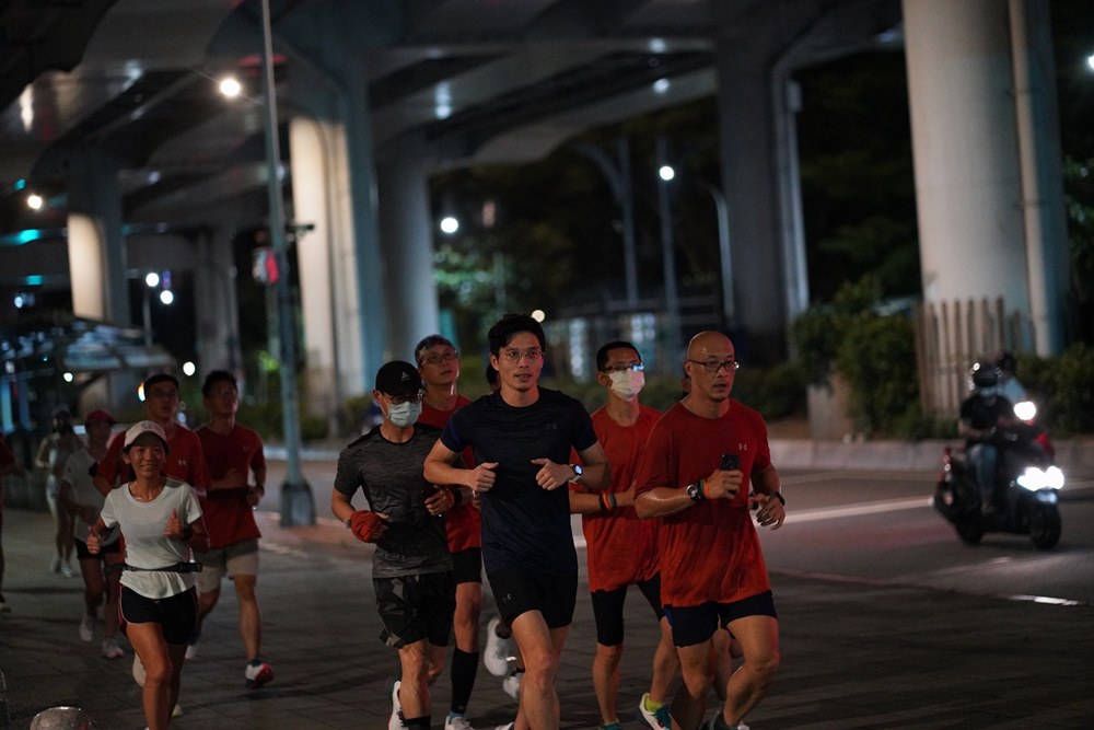 HOVR Machina 3 跑鞋科技加持！UNDER ARMOUR 跑者之夜助運動者挑戰自我極限