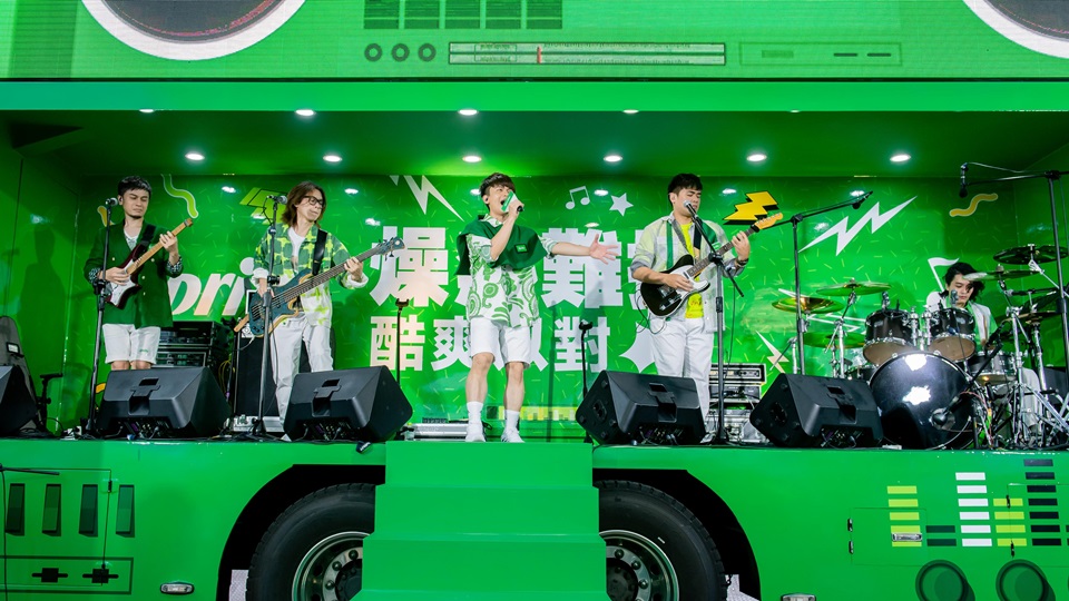 雪碧攜手 YouTuber 天團「七月半」揭開 2022 夏日音樂季序幕！酷爽音樂車開跑，24 組實力樂團北中南接力開唱