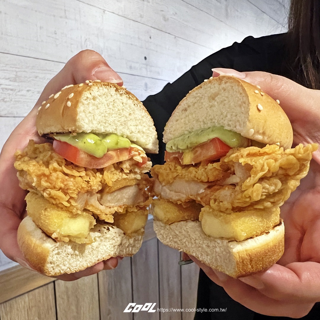 起司控預備！肯德基 2022 年度新品「濃厚切達起司圈咔啦雞腿堡」限時開賣，酥脆香濃口感更豐富