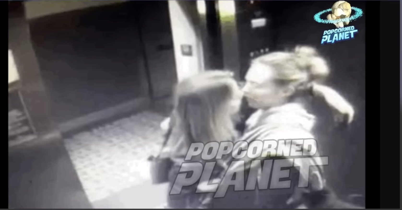 安柏赫德與卡拉·迪樂芬妮的電梯激吻照遭媒體爆料