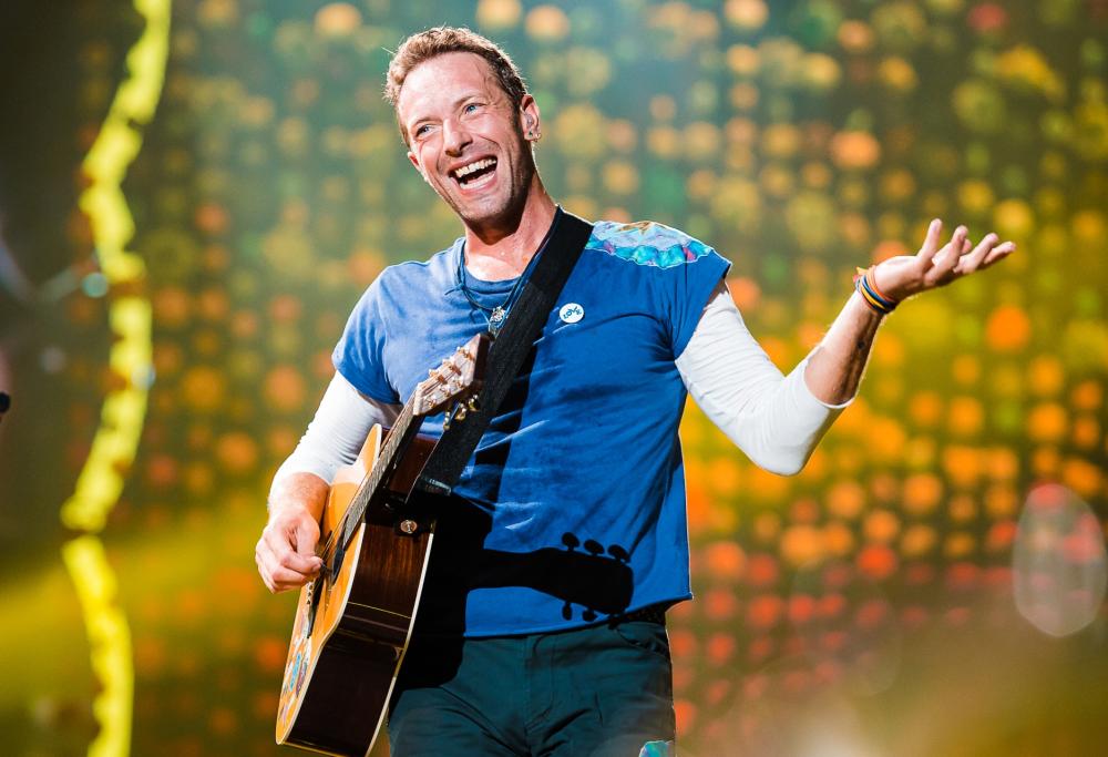 Coldplay克里斯馬汀在酒吧現場即興表演coldplay經典歌曲