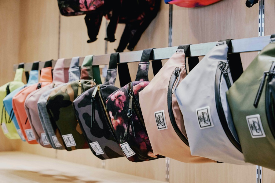 夏日就讓 Herschel 帶你漫遊台南，新光三越台南西門嶄新店面開幕！