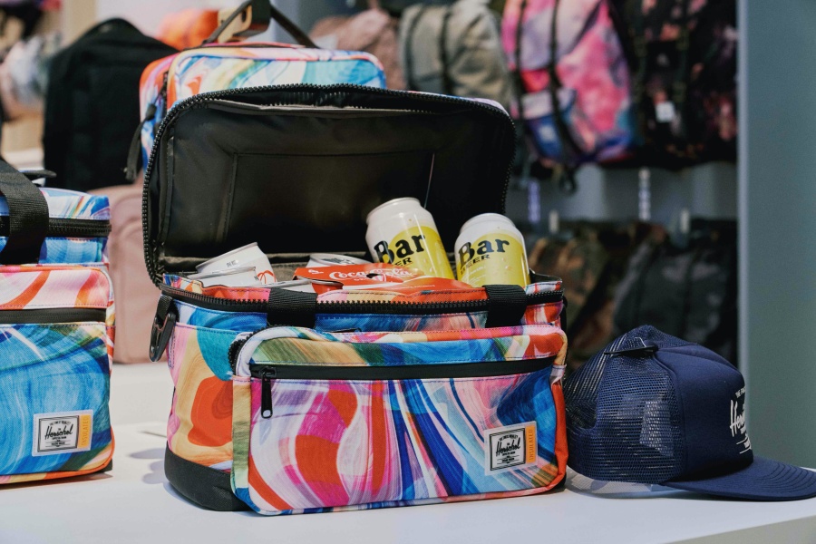 夏日就讓 Herschel 帶你漫遊台南，新光三越台南西門嶄新店面開幕！