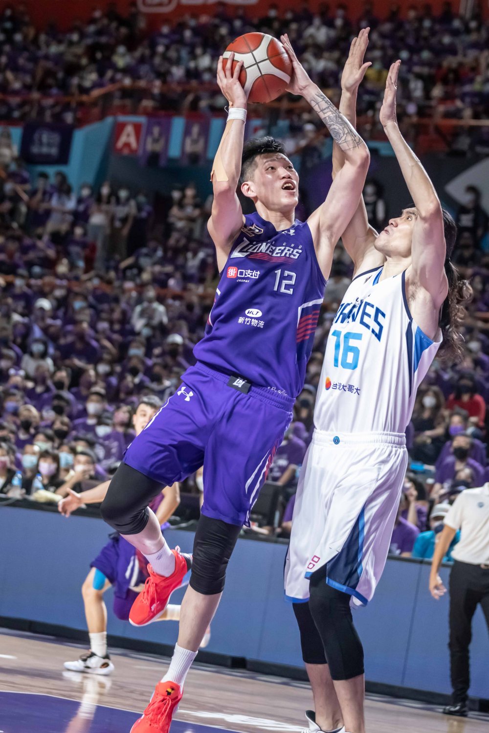 判決影響最後勝負！P.LEAGUE+ 冠軍賽首戰富邦勇士一分惜敗新竹街口攻城獅，引球迷激烈討論！
