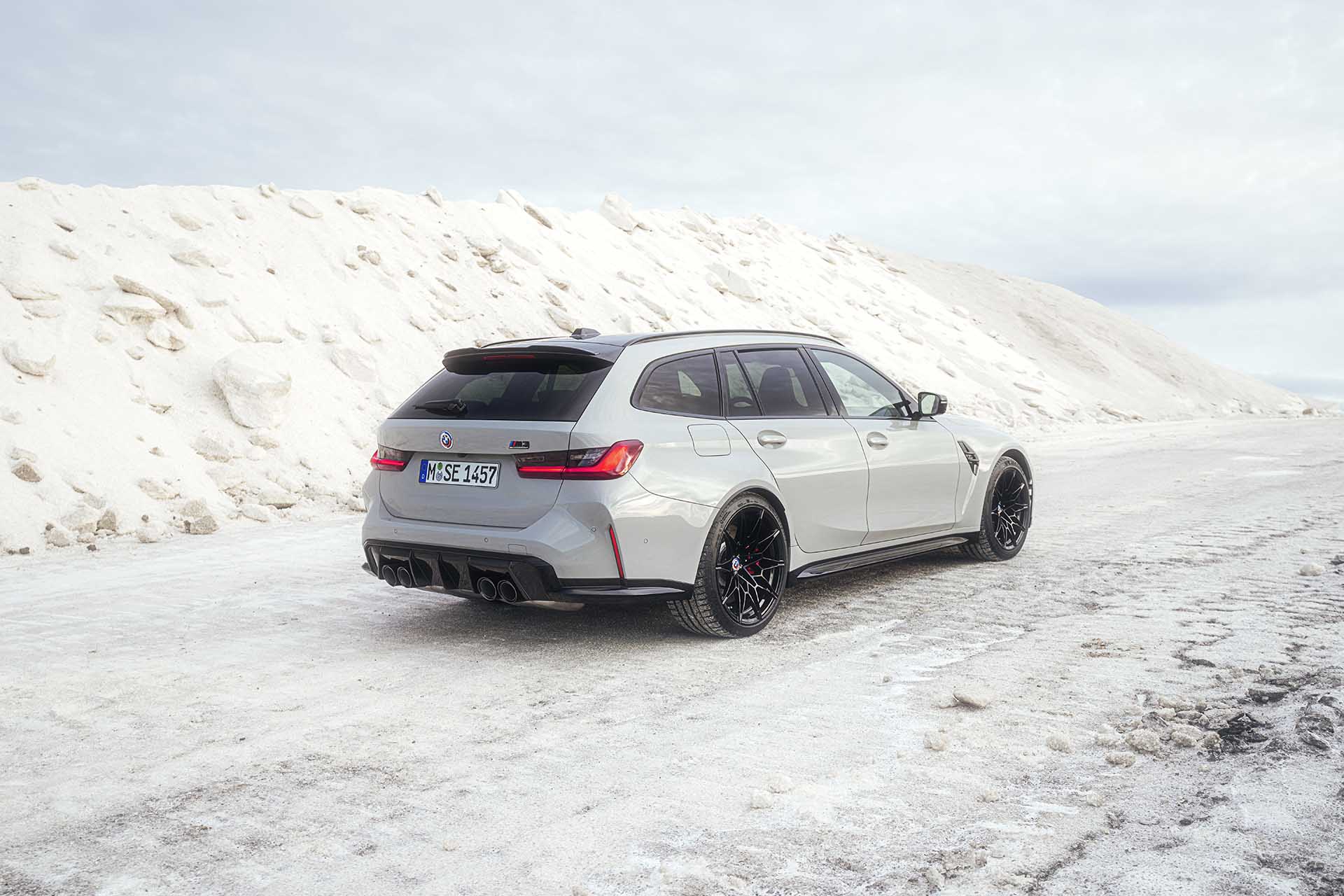 BMW 正式發表 M3 Touring，「綠色地獄」最速旅行車來了！