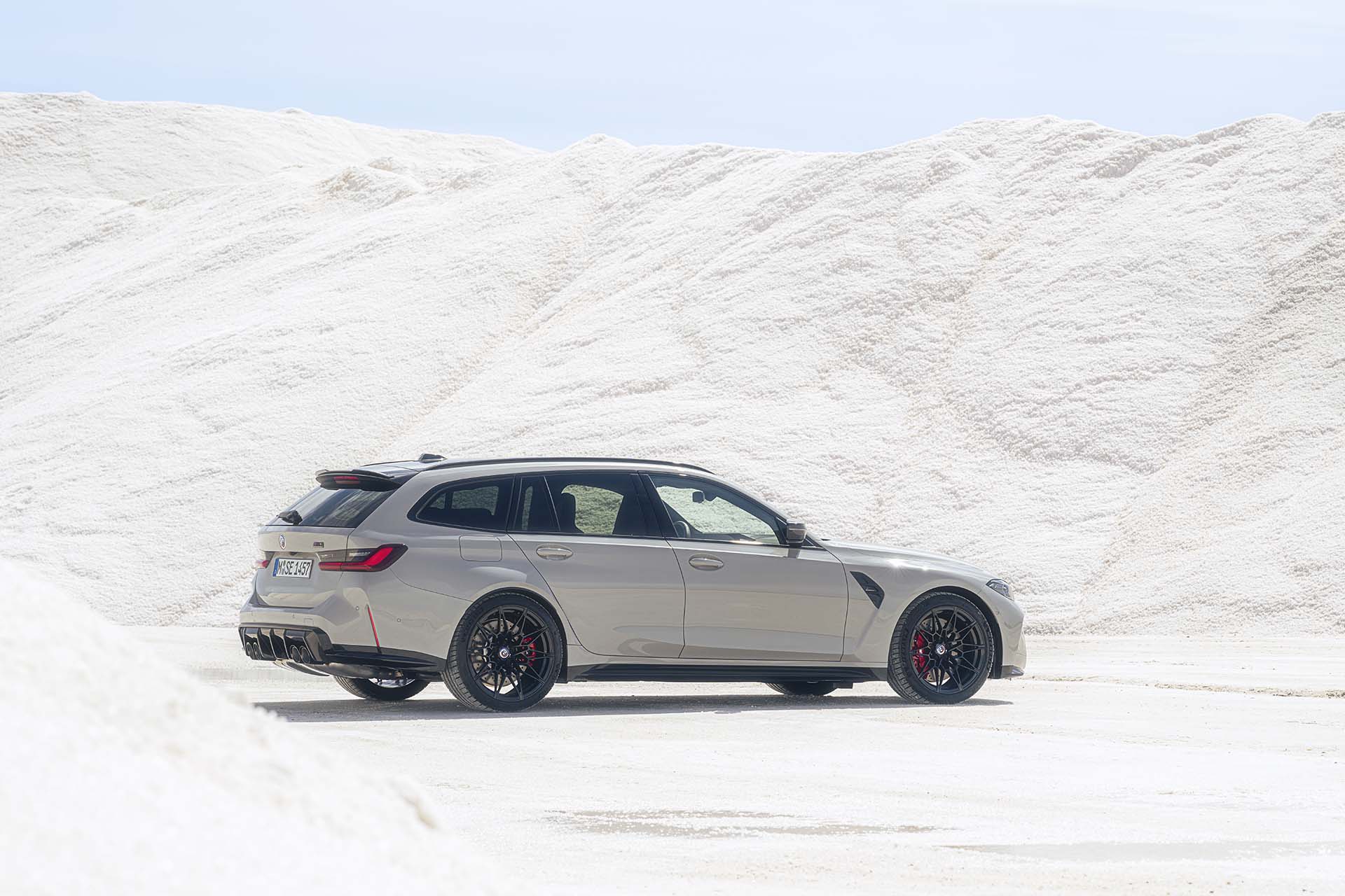 BMW 正式發表 M3 Touring，「綠色地獄」最速旅行車來了！