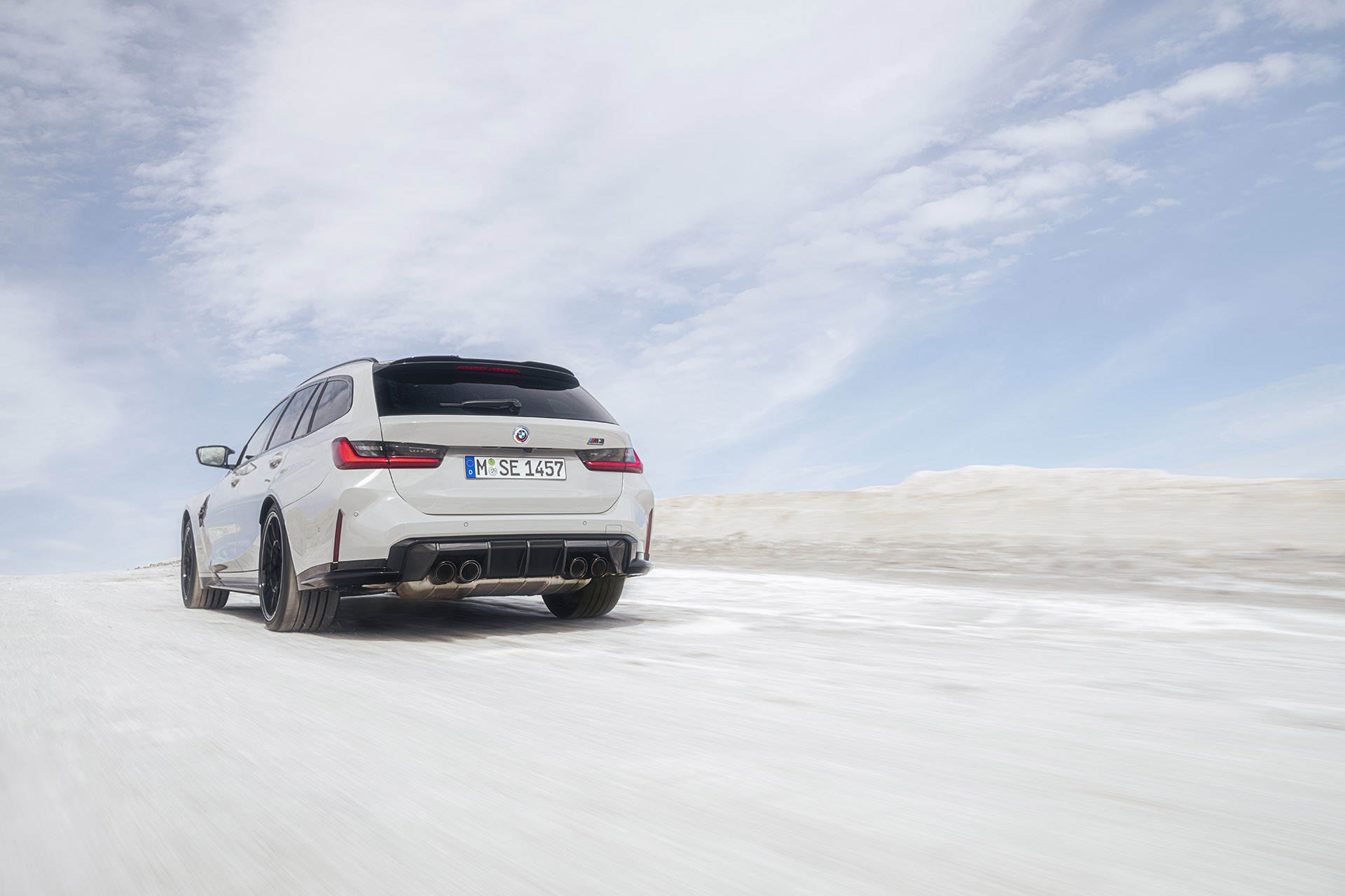 BMW 正式發表 M3 Touring，「綠色地獄」最速旅行車來了！