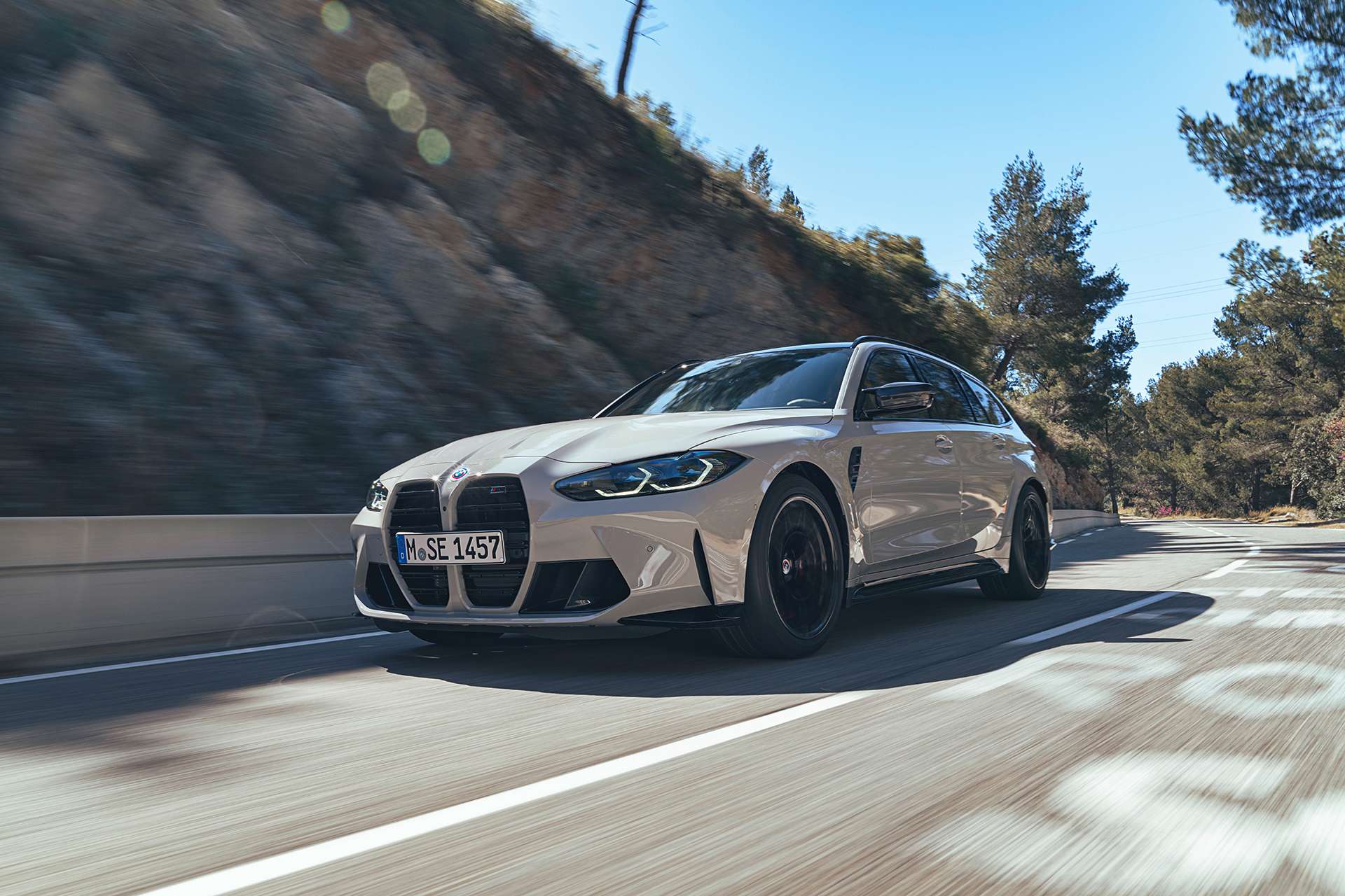 BMW 正式發表 M3 Touring，「綠色地獄」最速旅行車來了！