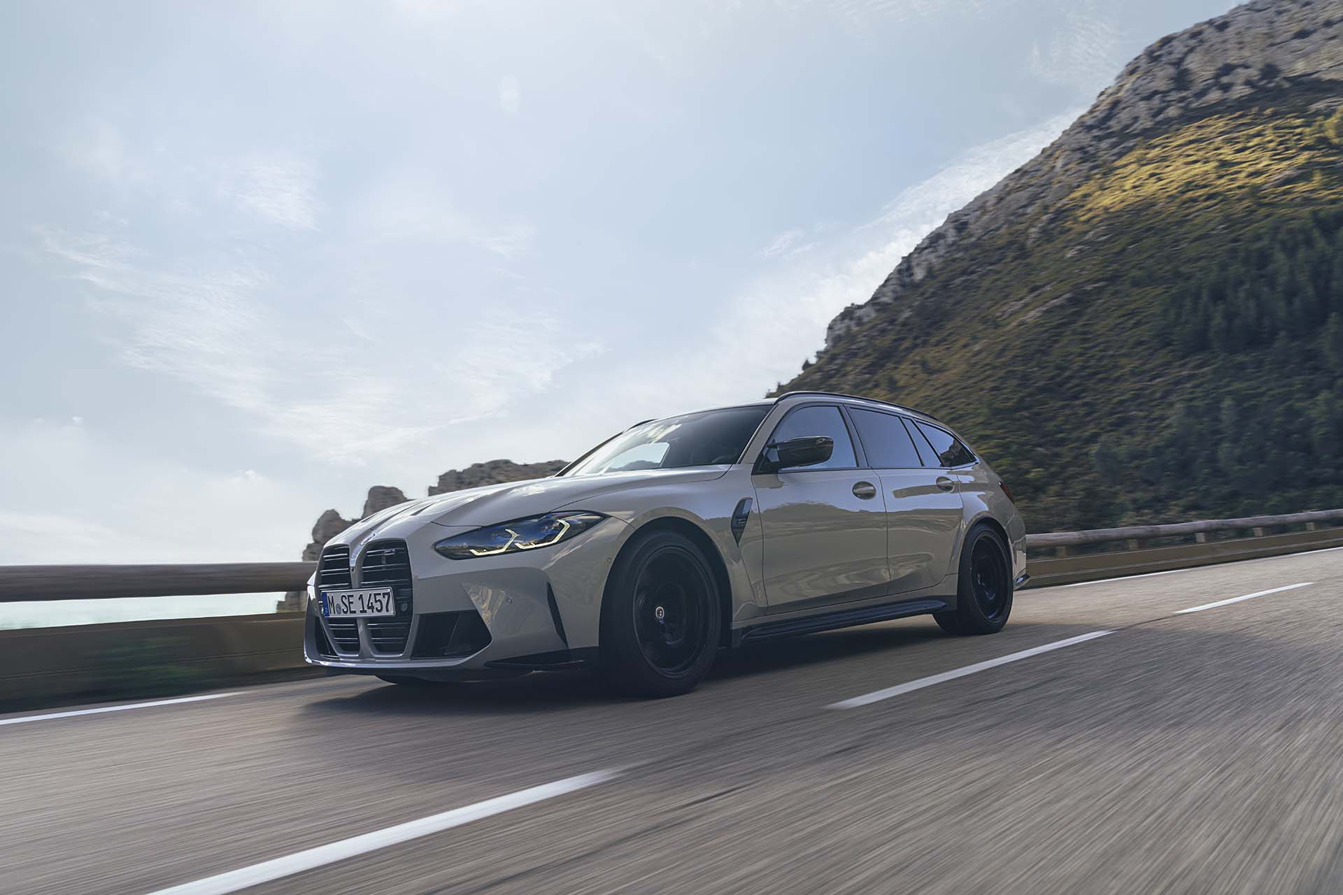 BMW 正式發表 M3 Touring，「綠色地獄」最速旅行車來了！