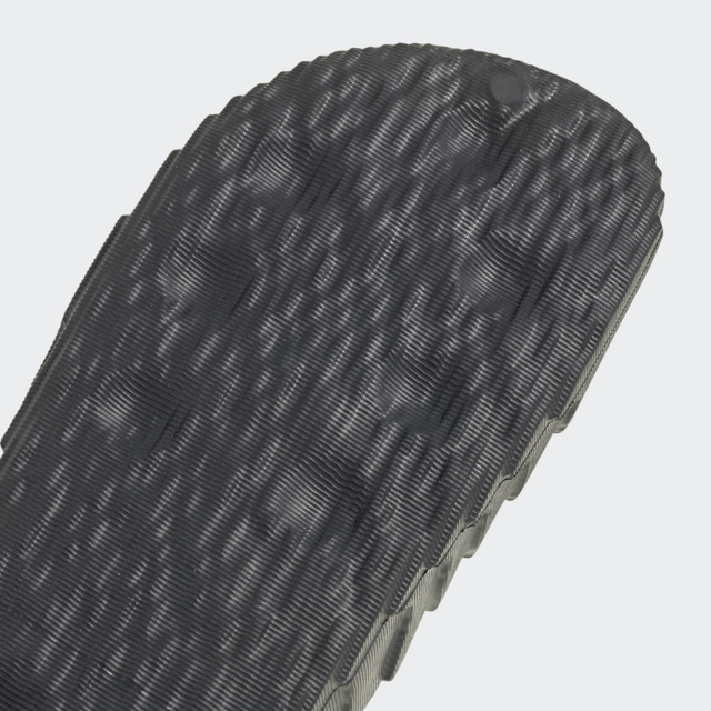 穿搭講堂｜今夏穿搭怎能少了它？ 2022 涼拖鞋推薦，讓你知道露腳趾也能帥炸天！