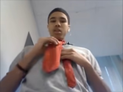 難怪出手這麼柔軟？ YT 神奇演算法讓 15 歲的 Jayson Tatum 幼齒「 打領帶教學影片」再次爆紅！