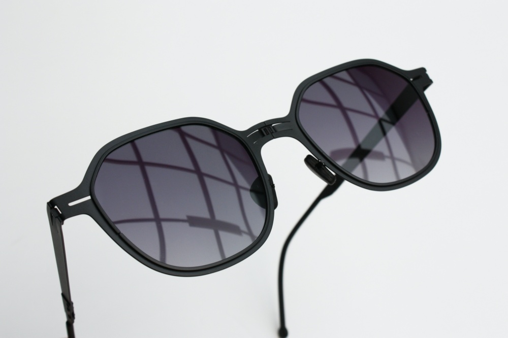 出門不帶包也能收納墨鏡！可折疊超輕薄 ROAV eyewear 攜手 Kiwi 李函打造機能時尚全新語彙