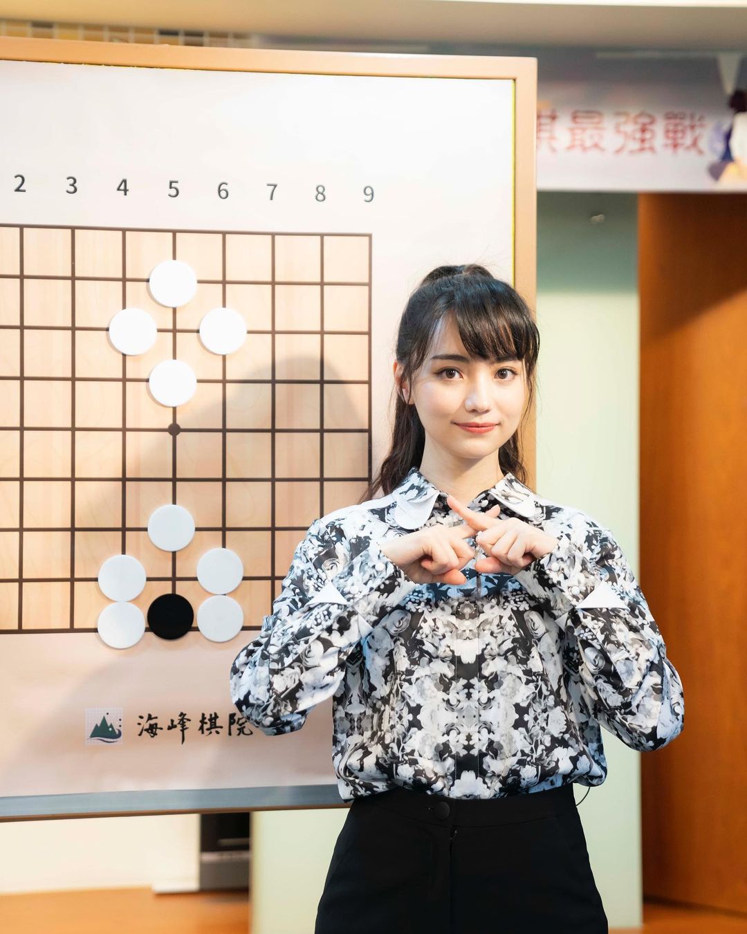 唯一清流？黑嘉嘉「不拍 UU」也能紅，靠實力打爆所有「寫真網美」？