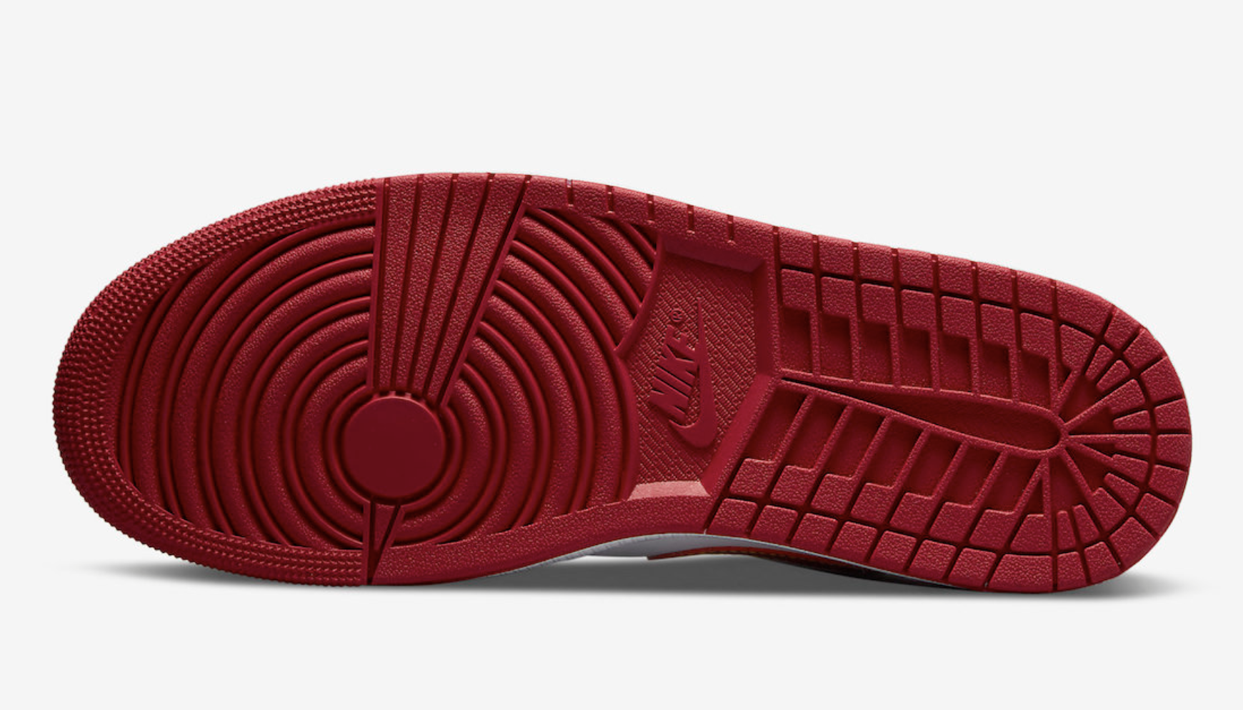 有這麼嚴重？澳洲好手 Nick Kyrgios 溫網腳踩「這雙」入場，引球迷不滿恐將遭罰款！