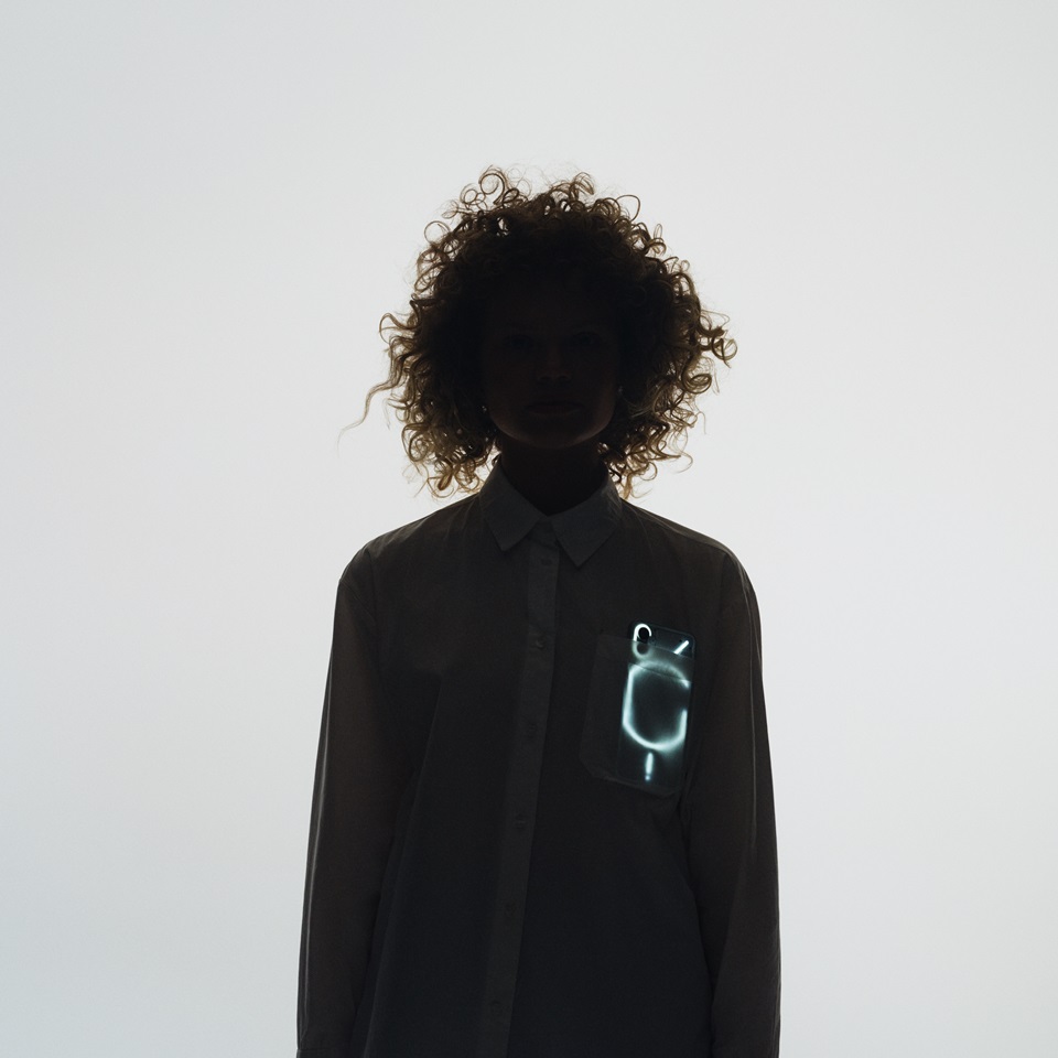 沒什麼～就是夠型！Nothing Phone (1) 正式發佈！透明背蓋、LED光條...5 大亮點直覺純粹