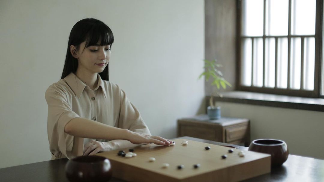 唯一清流？黑嘉嘉「不拍 UU」也能紅，靠實力打爆所有「寫真網美」？