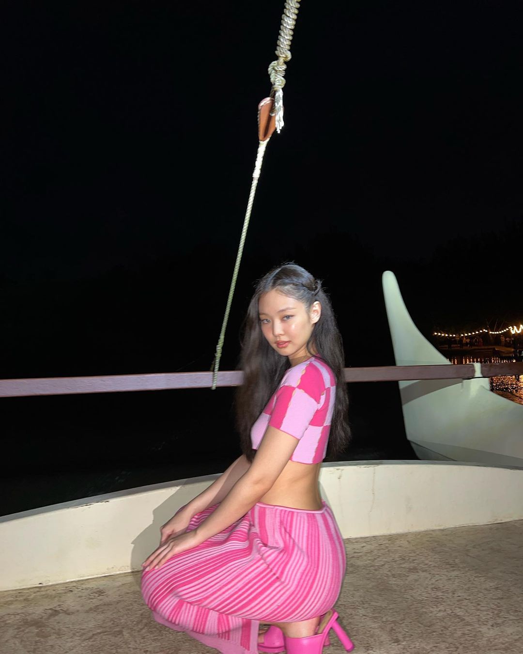 Jennie 進軍演員路！大尺度美劇辣穿小可愛登場　主角還是強尼戴普女兒