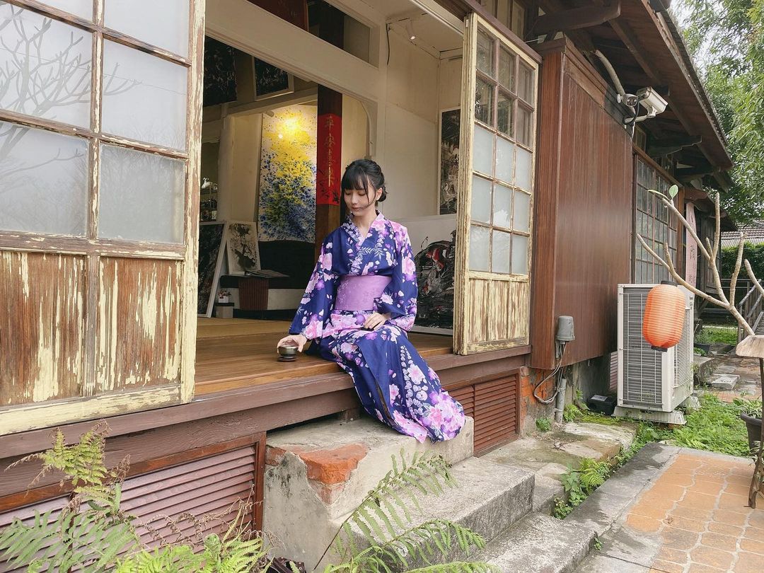 唯一清流？黑嘉嘉「不拍 UU」也能紅，靠實力打爆所有「寫真網美」？