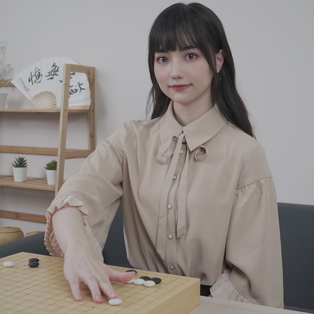 唯一清流？黑嘉嘉「不拍 UU」也能紅，靠實力打爆所有「寫真網美」？