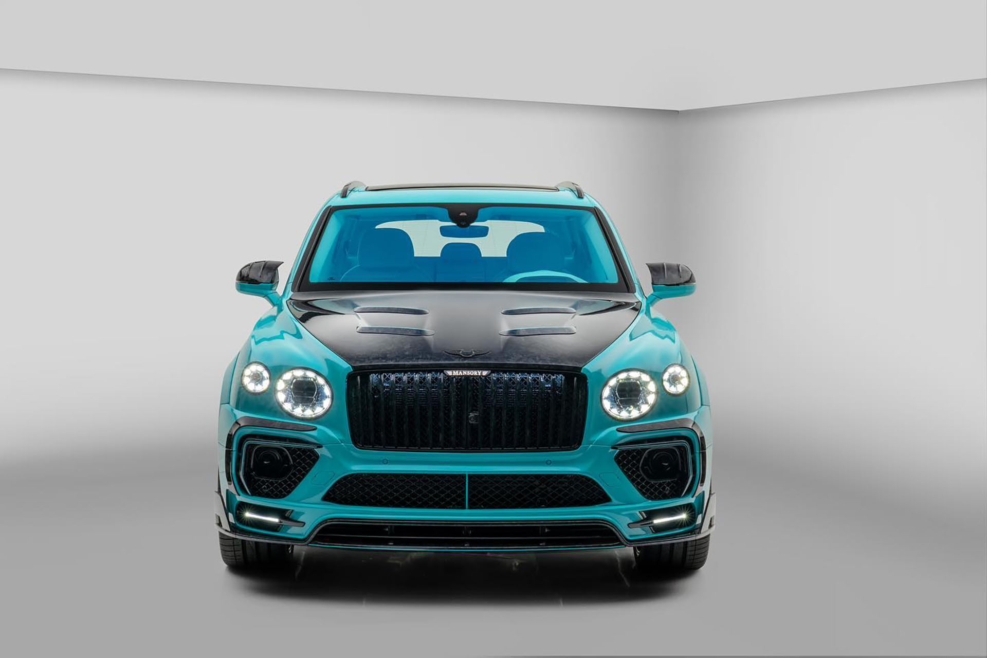 好刺眼！Mansory 推出 Bentley Bentayga Speed Feroza Edition！
