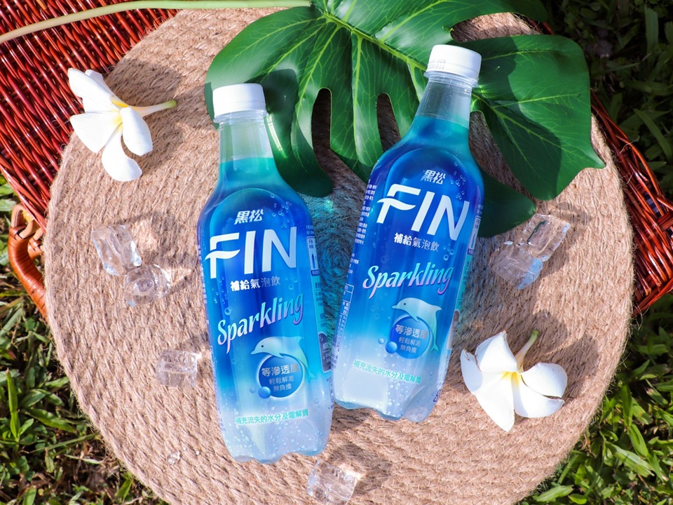 2022 夏季超商氣泡飲生力軍「黑松 FIN 補給氣泡飲」，綿密氣泡低熱量、快速補充電解質更消暑解渴