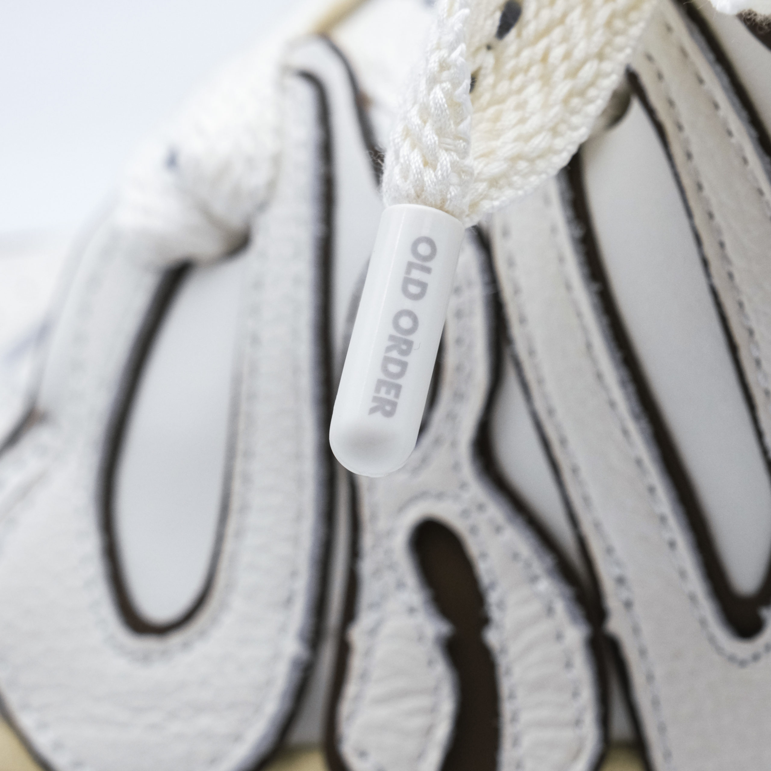 COOL 開箱｜媲美精品等級！以為只是王嘉爾同款，想不到潮流品牌 OLD ORDER 仔細看有點猛！