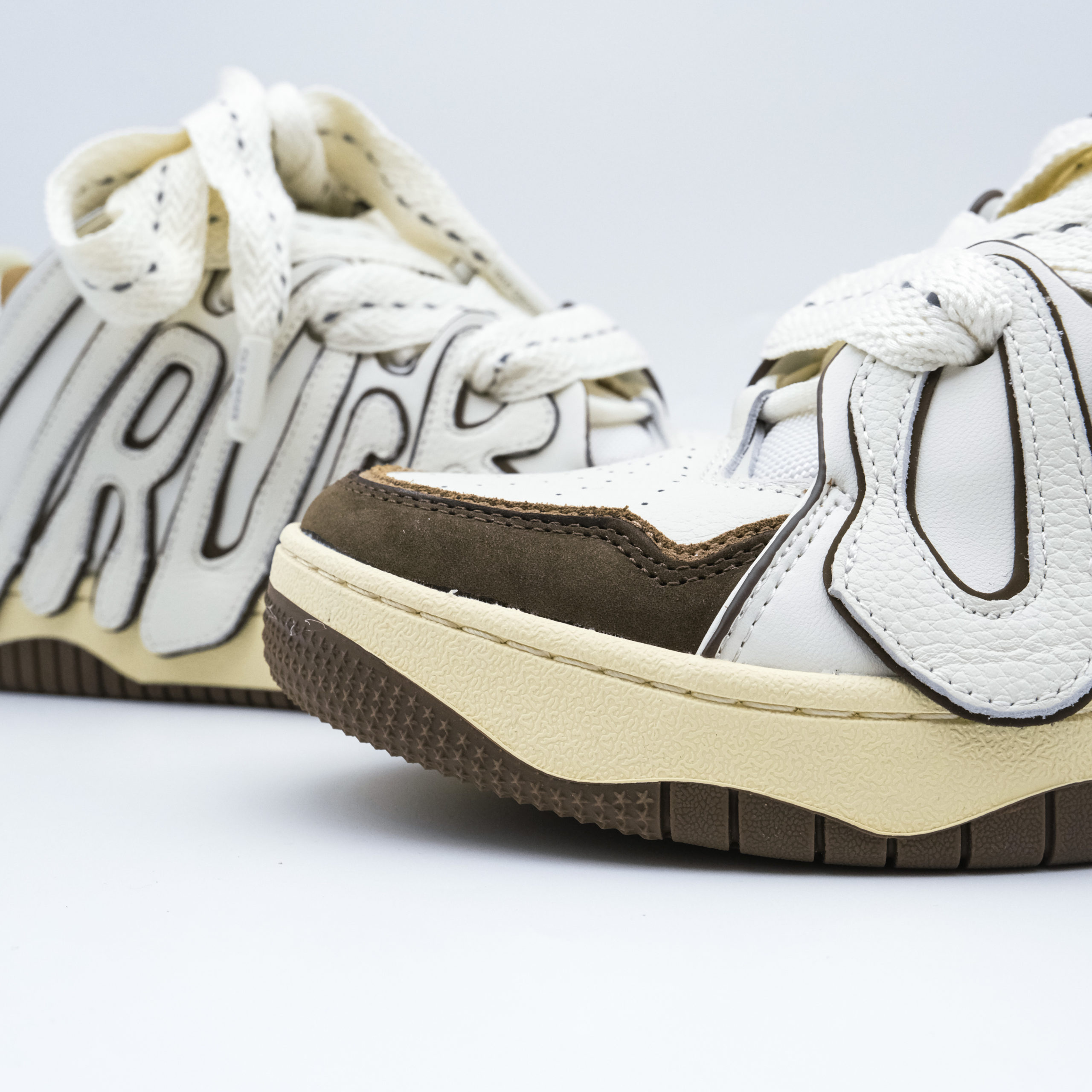 COOL 開箱｜媲美精品等級！以為只是王嘉爾同款，想不到潮流品牌 OLD ORDER 仔細看有點猛！