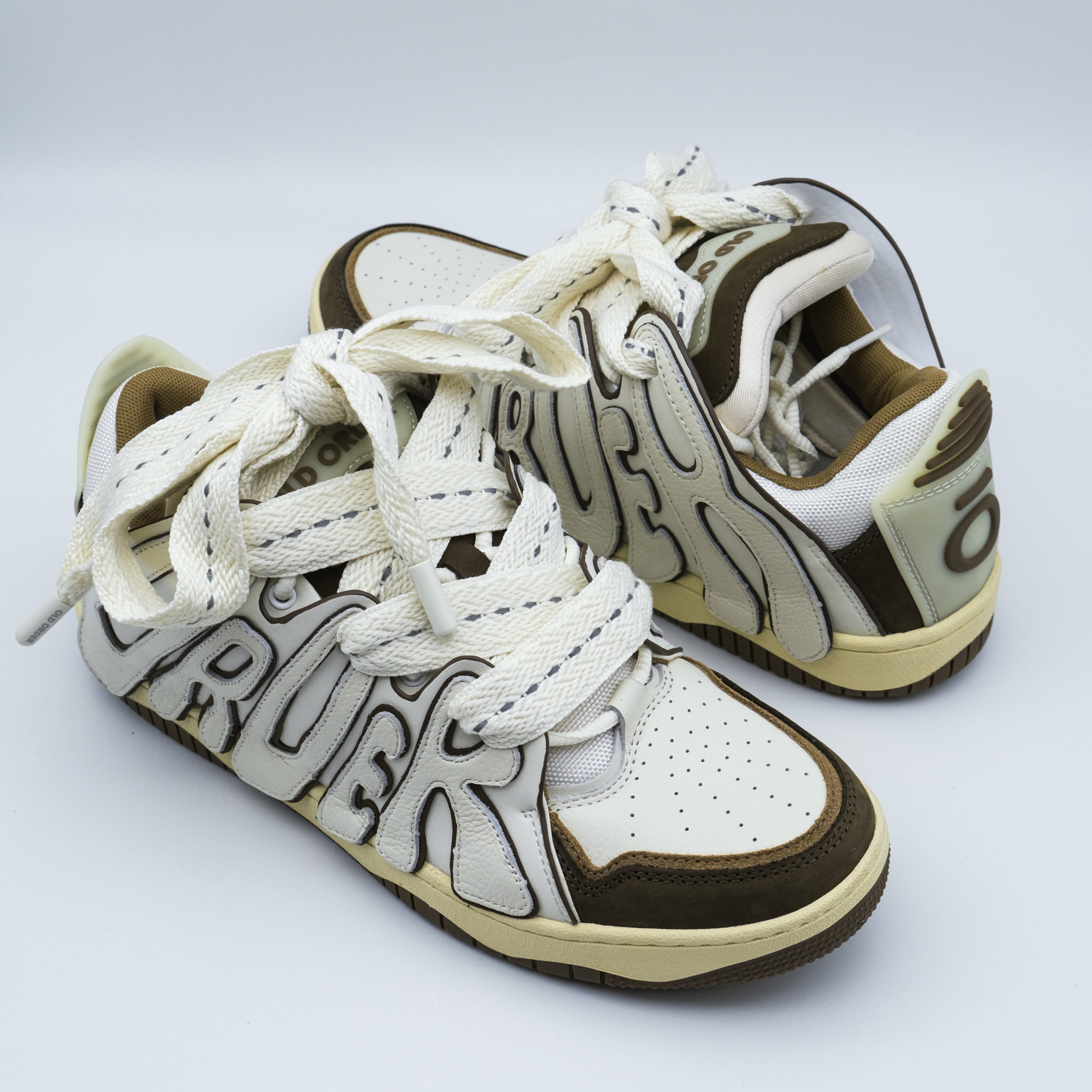 COOL 開箱｜媲美精品等級！以為只是王嘉爾同款，想不到潮流品牌 OLD ORDER 仔細看有點猛！