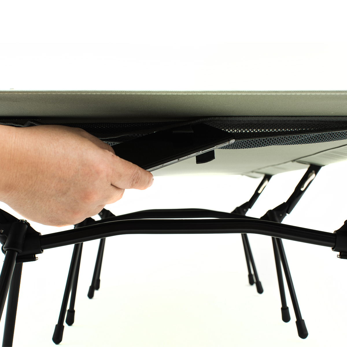 露營踏青、居家擺設都潮翻！INVINCIBLE  攜手韓國專業戶外品牌 Helinox 首度推出聯名系列！