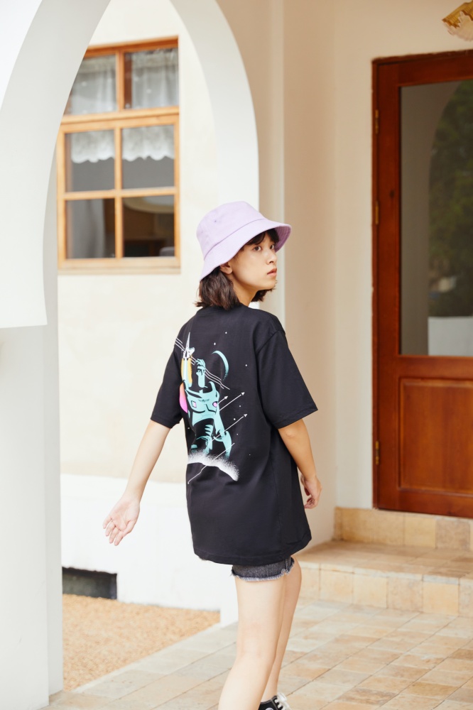 《巴斯光年》、《六人行》及《小小兵》等神作都來了！ Gap 9 大聯名 T 一次集結登場！