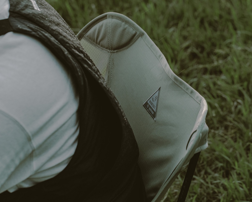 露營踏青、居家擺設都潮翻！INVINCIBLE  攜手韓國專業戶外品牌 Helinox 首度推出聯名系列！