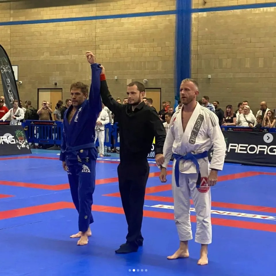 「猛毒」湯姆哈迪被抓包參加柔術比賽奪下 2 金牌，對手表示：「我用洪荒之力都贏不了」