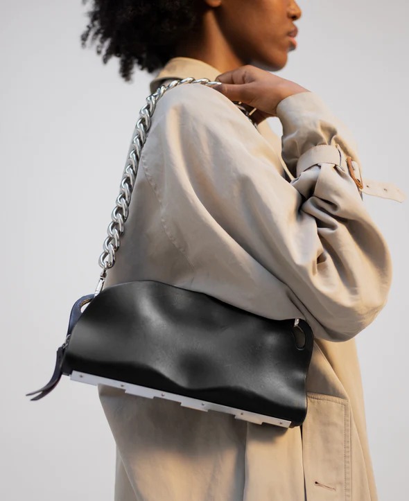 大獲好評！奧地利時尚品牌 Published By 黑魂版本「MAYZIE BAG」包袋正式上架