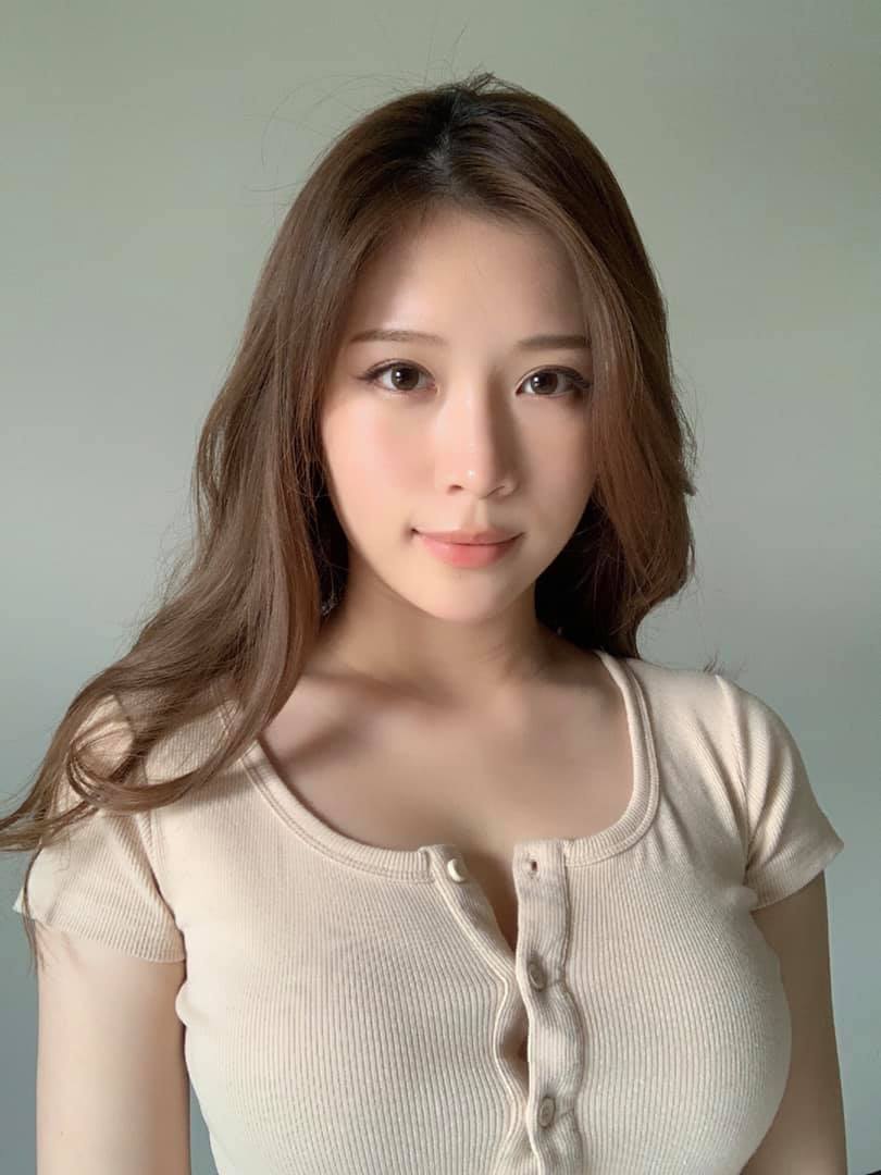 雞排妹寫真書修太大！本尊親曬「絕美零修圖照」粉絲看傻