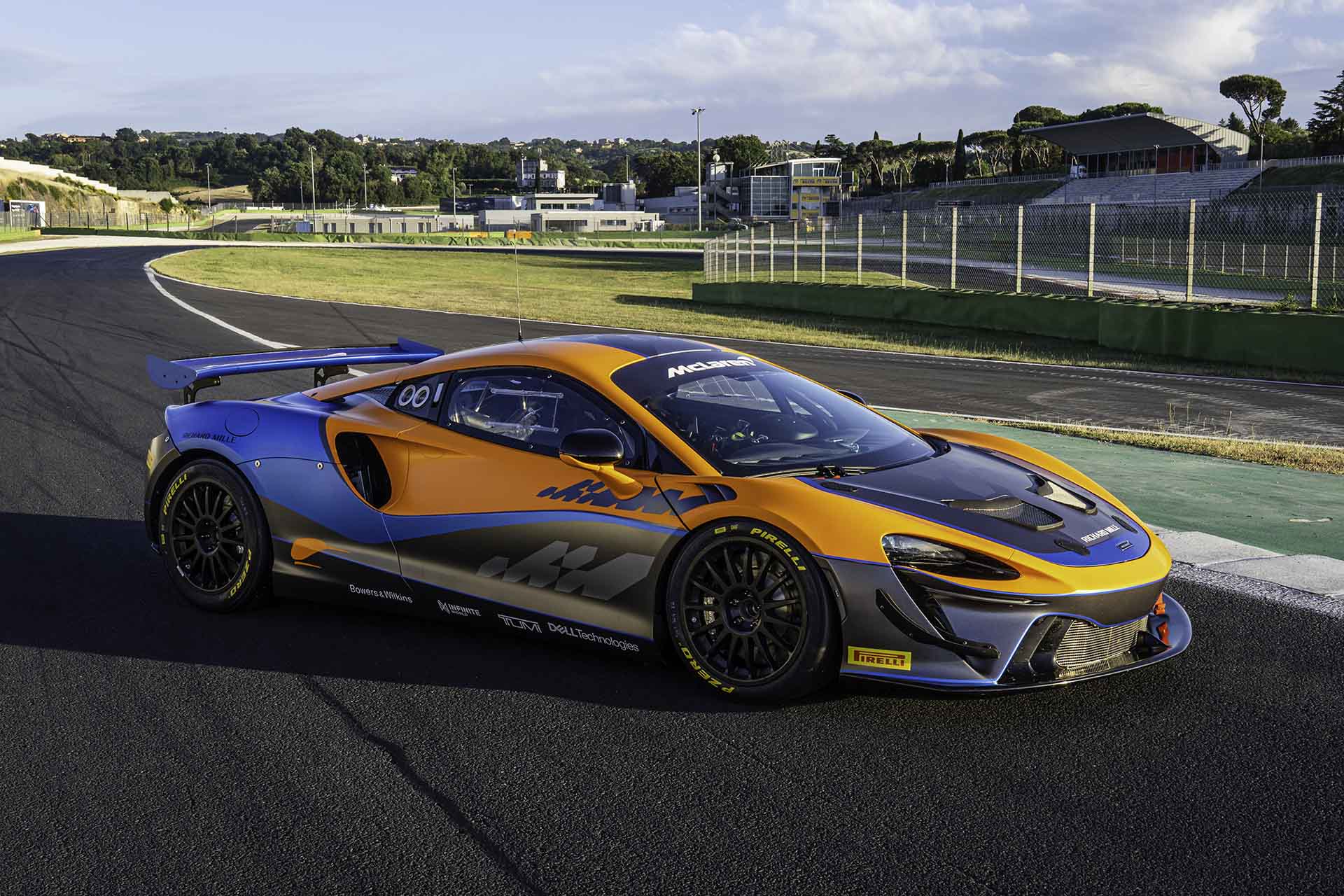 McLaren 發布全新 Artura GT4 / Trophy 賽車，拿掉油電更輕更快！