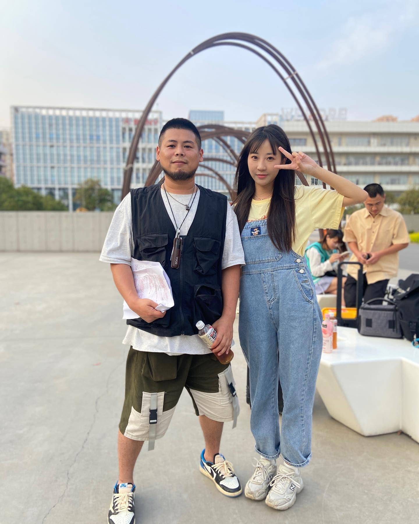 「在不瘋狂就等死」 32 歲游否希宣佈結婚！親自公開老婆身份笑喊：下一步，好好造人