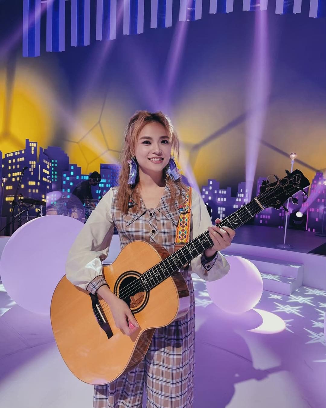 新婚不到 2 年！吳蓓雅宣布「被離婚」　談小 9 歲老公傻回：充滿問號的一段緣分